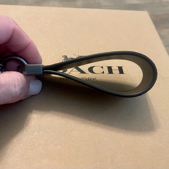 Coach Loop Keychain Fob Bag Charm In Signature Canvas - Picture 5 of 9